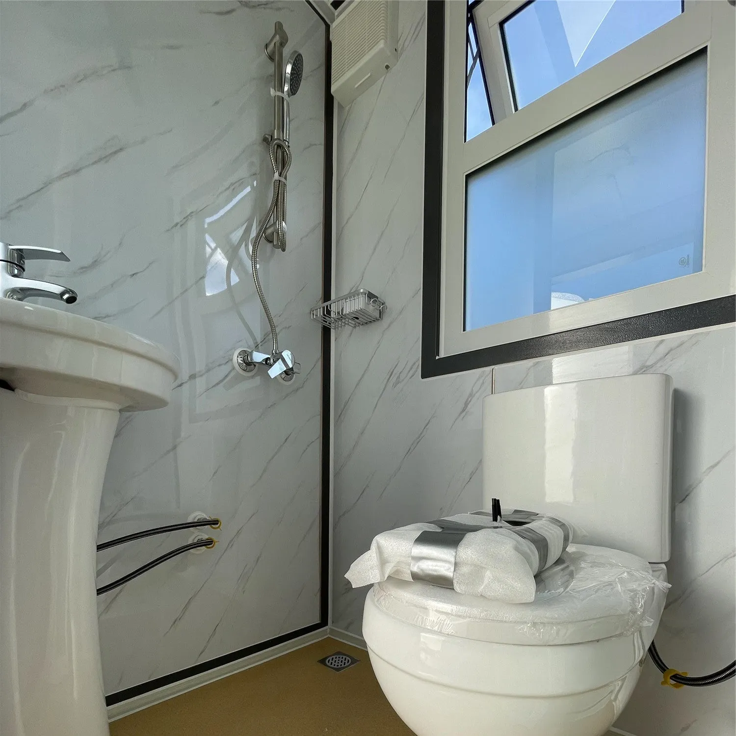 20x7 ft Modern Portable Office with Bedroom
