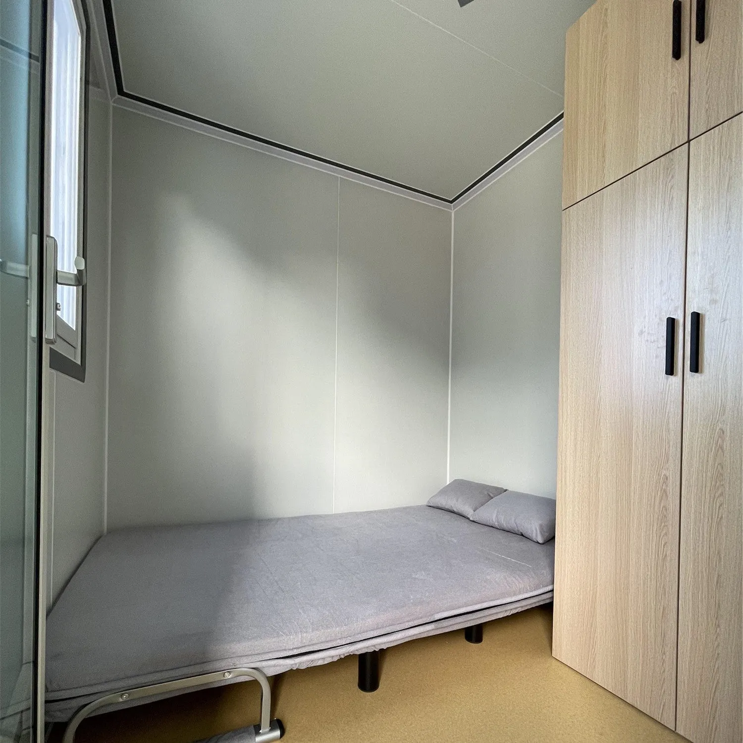 20x7 ft Modern Portable Office with Bedroom