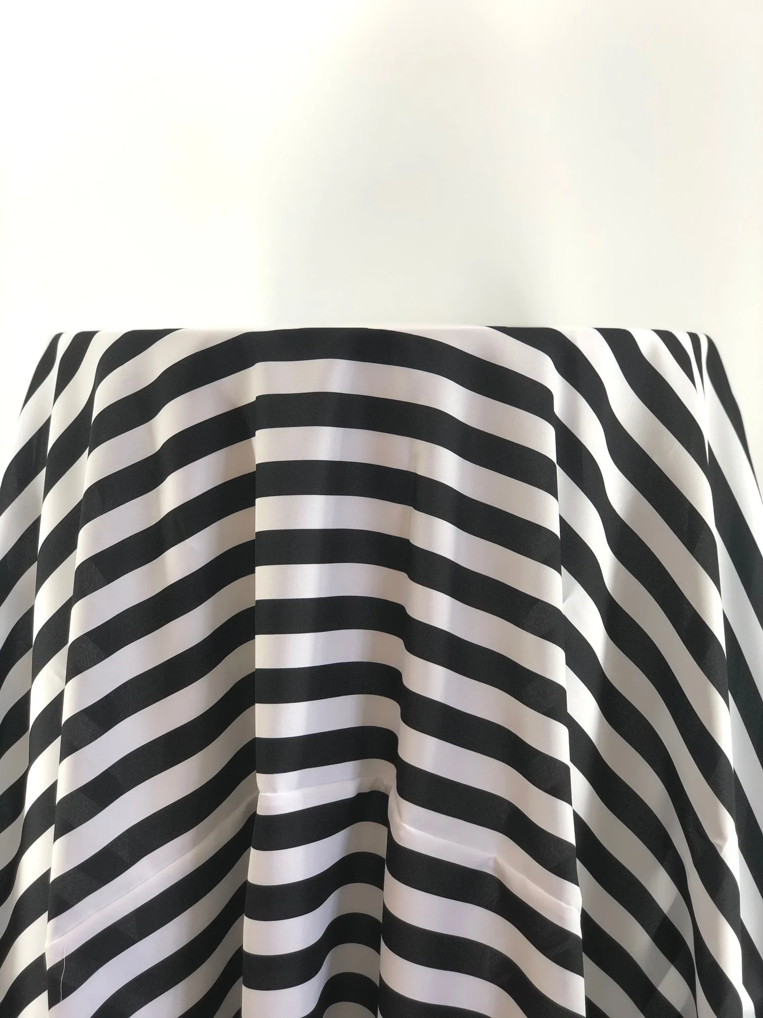 Black/White Awning Polyester Tablecloth