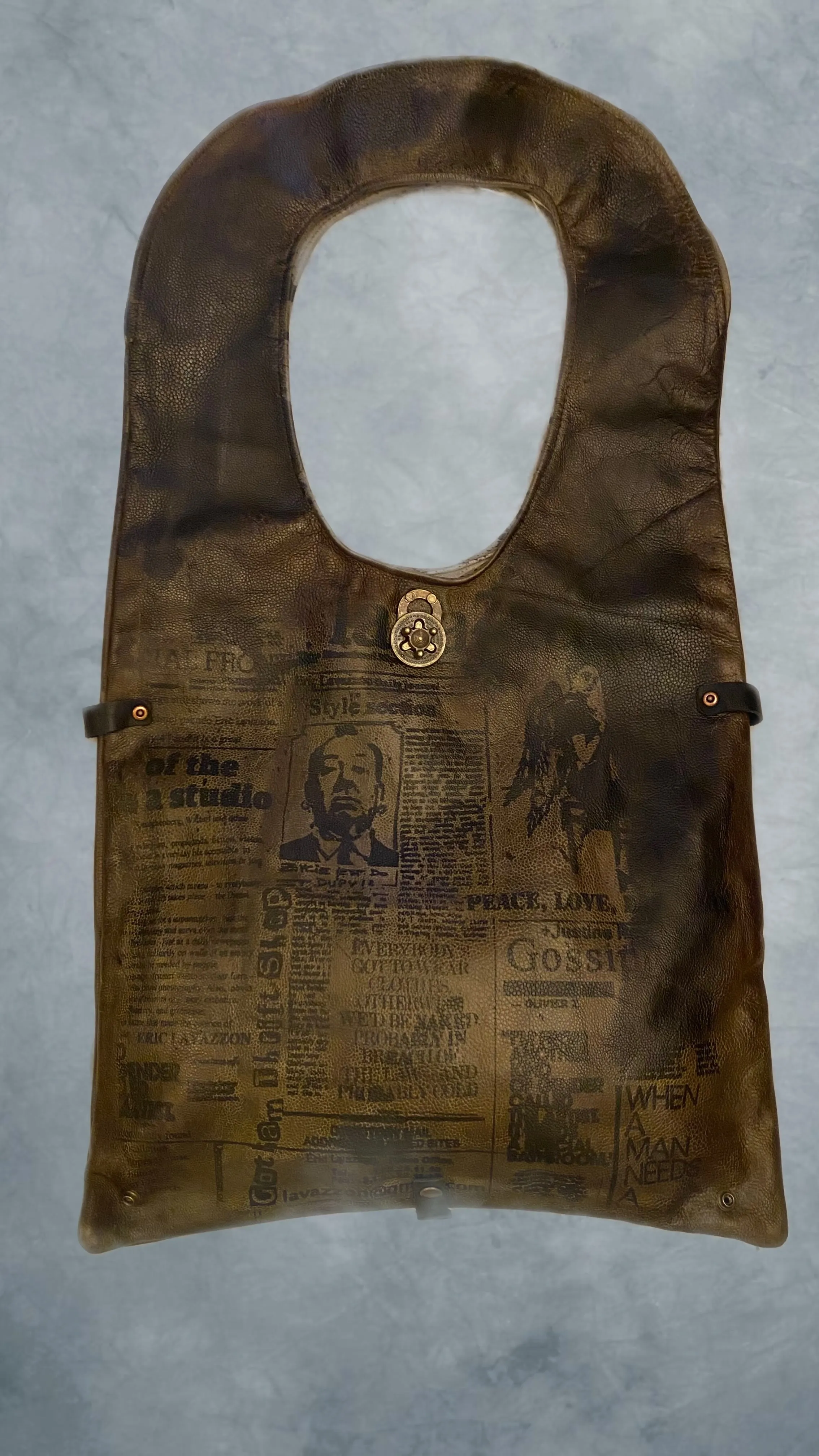 Convertible large Leather Brown newsprint shoulder bag by Lavazzon