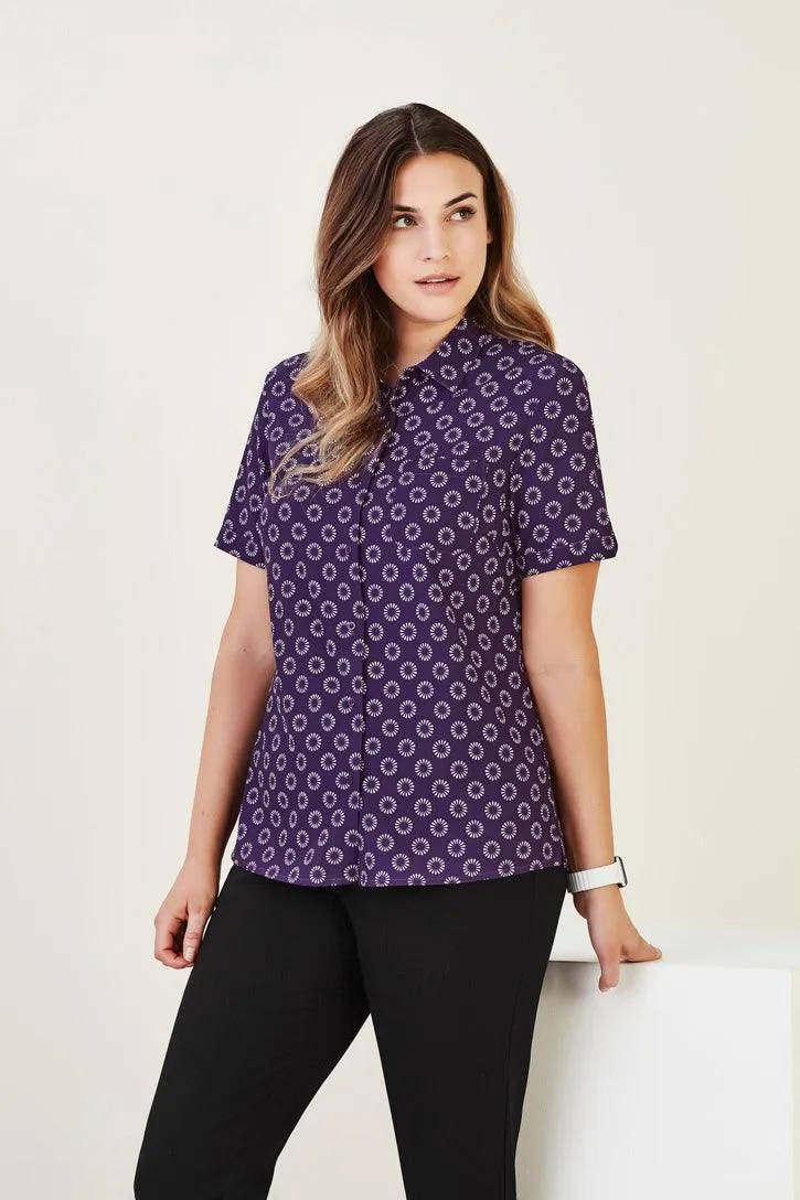 CS948LS Biz Care Womens Easy Stretch Daisy Print Short Sleeve Shirt