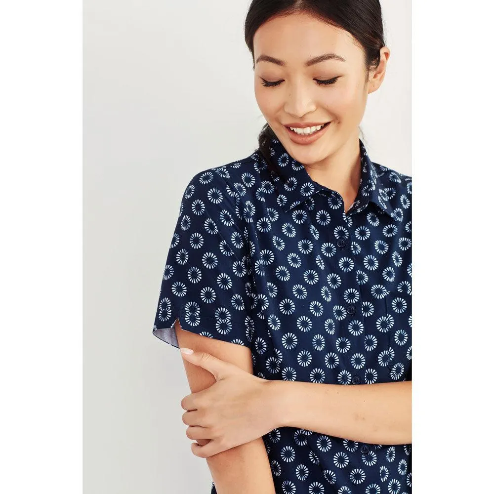 CS948LS Biz Care Womens Easy Stretch Daisy Print Short Sleeve Shirt