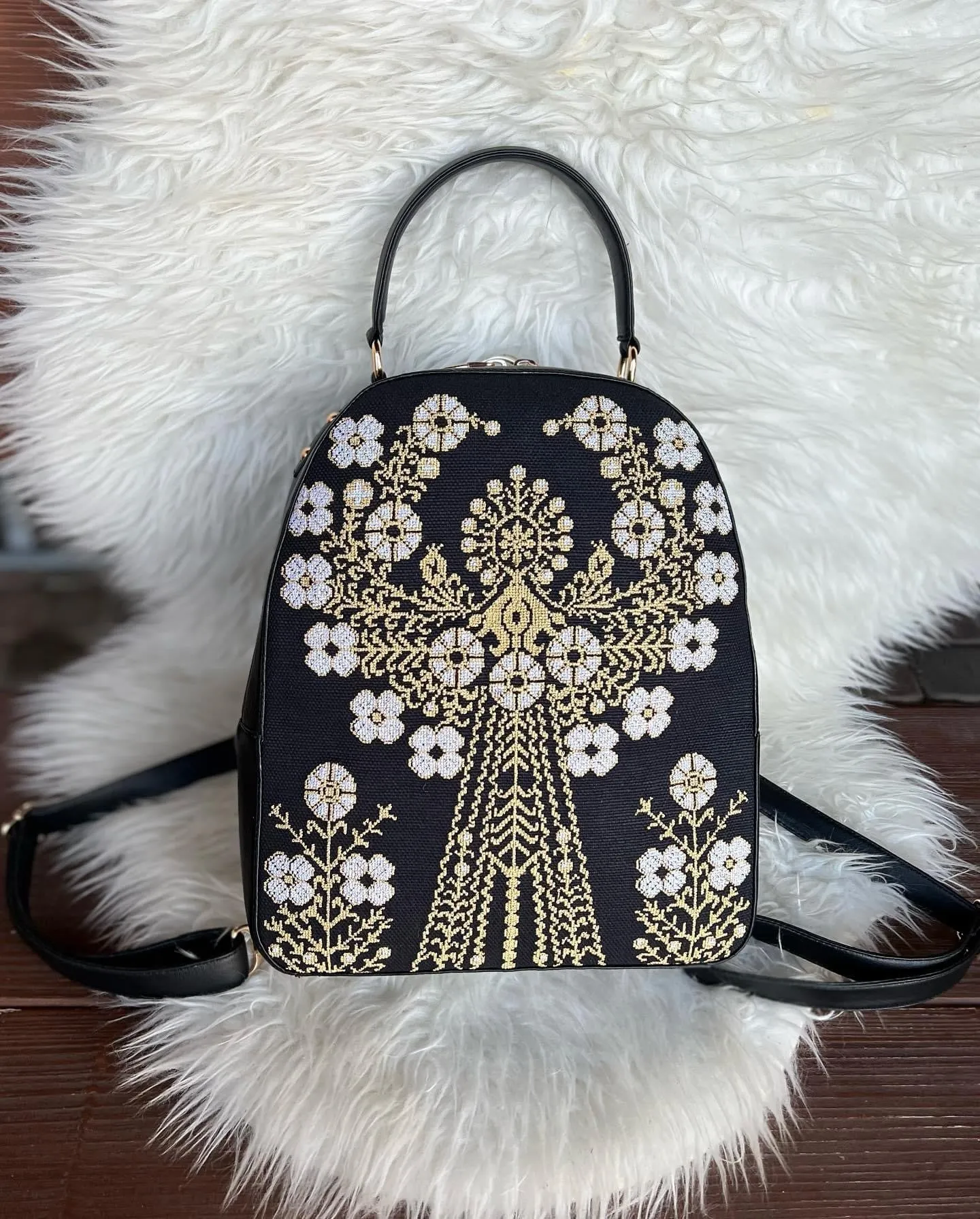 Leather Hand Embroidered Purse “Berehynya”