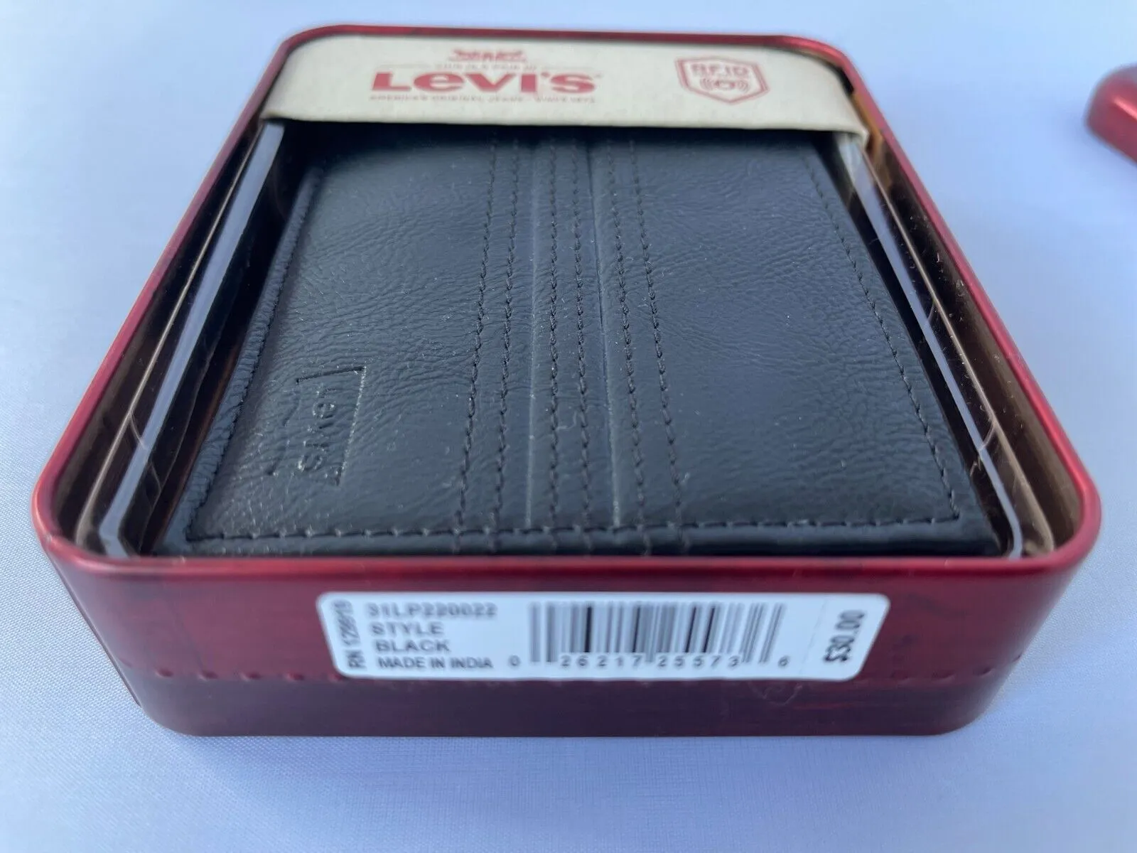 LEVI'S Men's Black Leather RFID BIFOLD ENW Wallet With Tin Gift Box