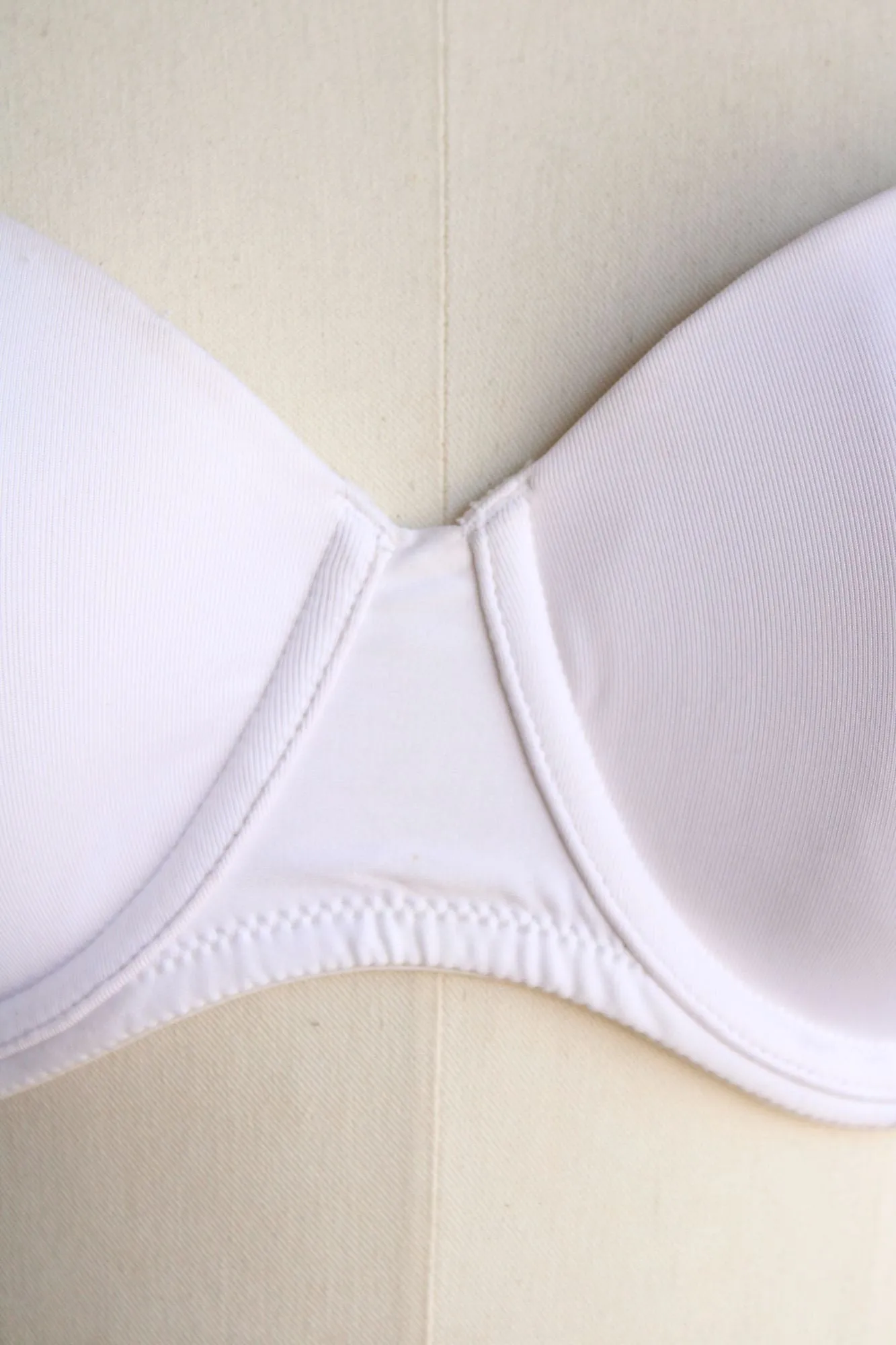 Maidenform Strapless Bra, Size 36D, White, Underwire, Padded
