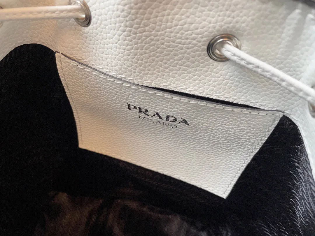 PD176 Leather bucket bag / 7.9x9.8x5.5inch