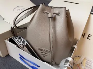 PD176 Leather bucket bag / 7.9x9.8x5.5inch