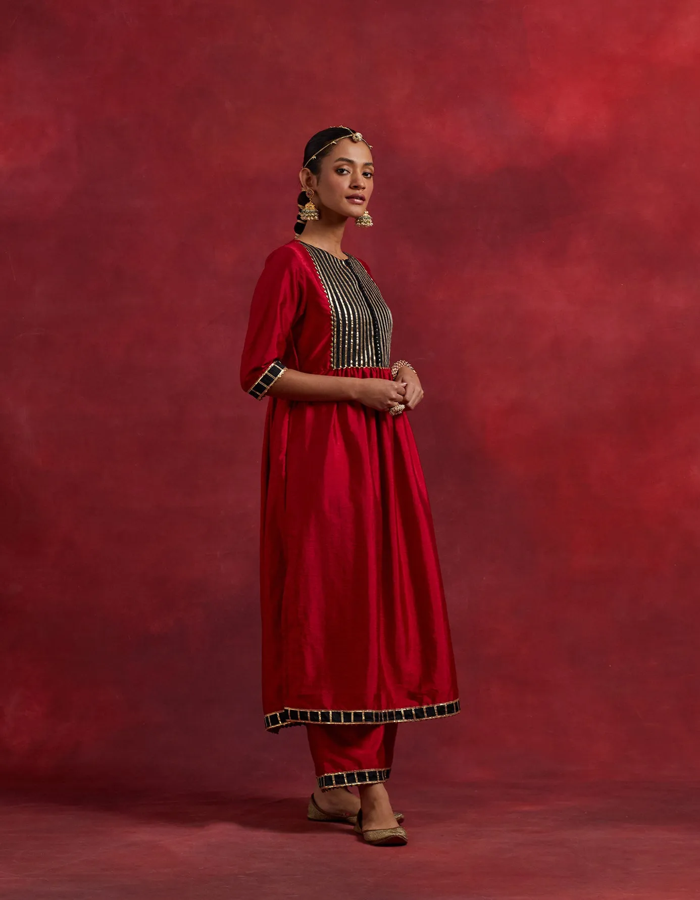 Red Black Raw Silk Gauhar Kurta Set (Set Of 2)