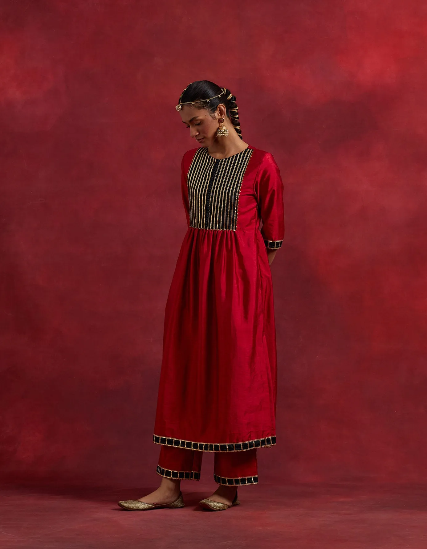 Red Black Raw Silk Gauhar Kurta Set (Set Of 2)