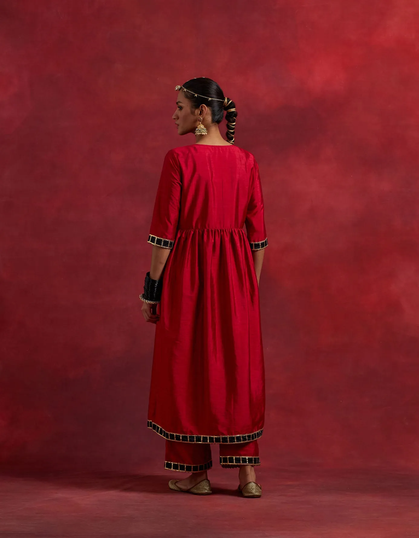 Red Black Raw Silk Gauhar Kurta Set (Set Of 2)