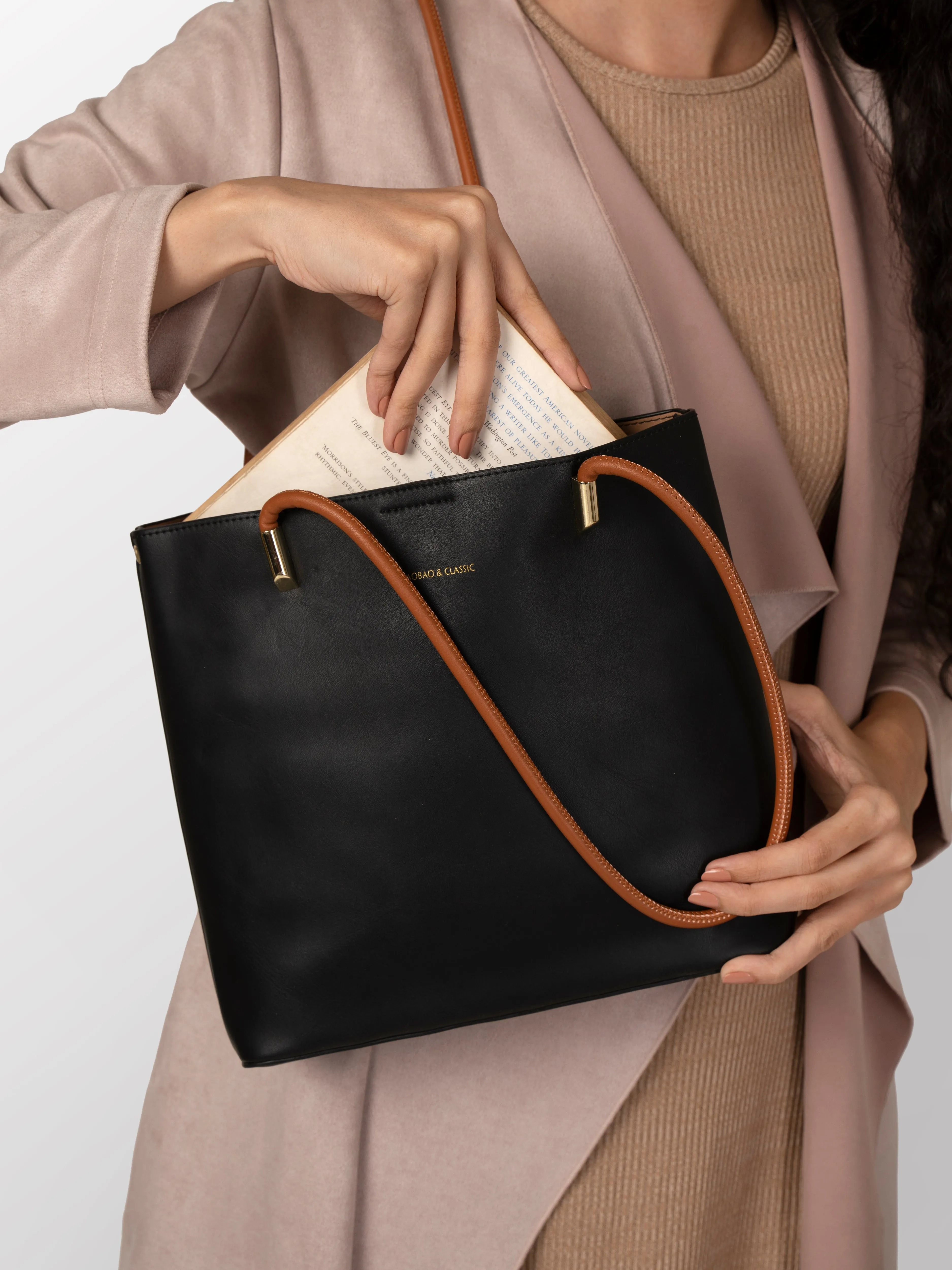Women black solid shoulder bag